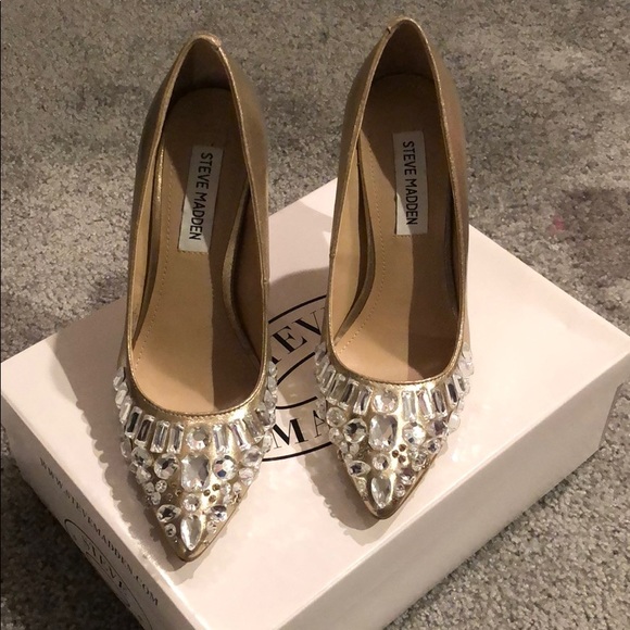 Steve Madden gold heels - Picture 2 of 5